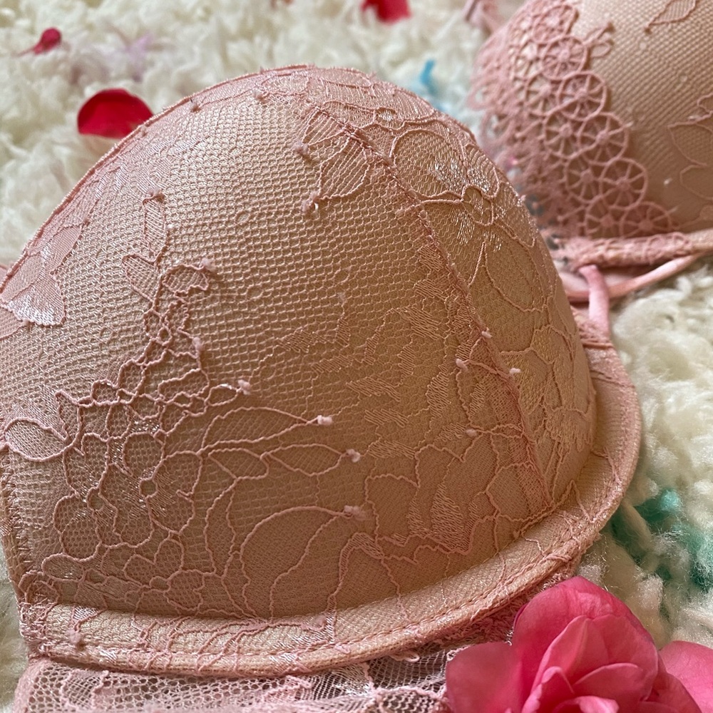 Victoria's Secret Bombshell Plunge Push-up Bra 32C - Picture 3 of 5